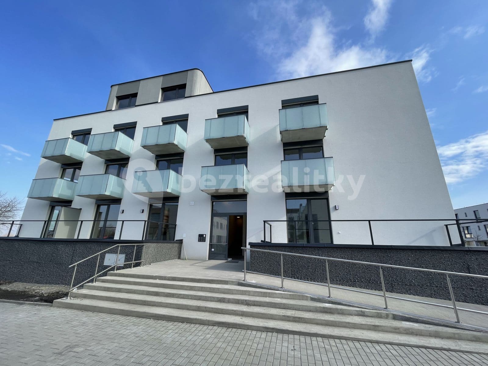 Prenájom bytu 1-izbový 30 m², Křižanská, Praha, Praha Prenájom bytu 1-izbový 30 m², Křižanská, Praha, Praha