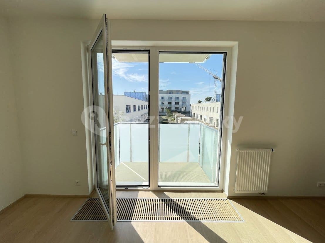 Prenájom bytu 1-izbový 30 m², Křižanská, Praha, Praha Prenájom bytu 1-izbový 30 m², Křižanská, Praha, Praha