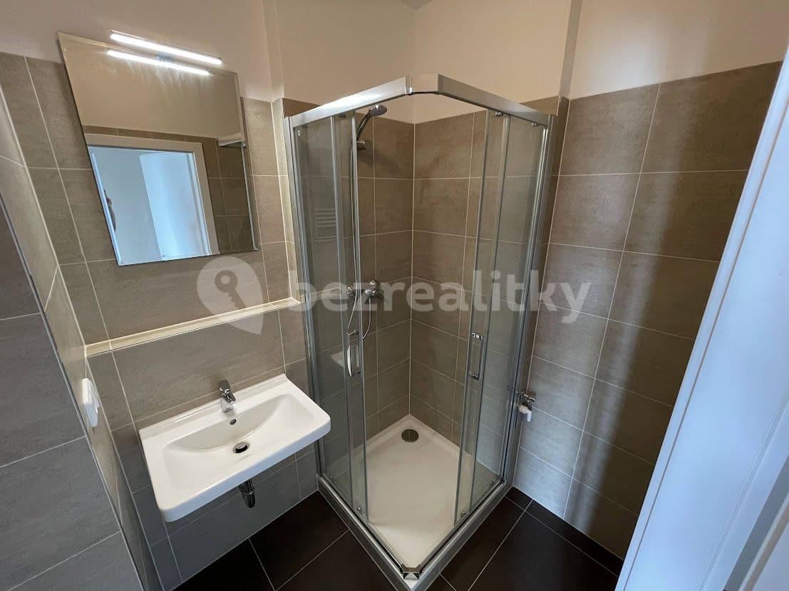 Prenájom bytu 1-izbový 30 m², Křižanská, Praha, Praha Prenájom bytu 1-izbový 30 m², Křižanská, Praha, Praha