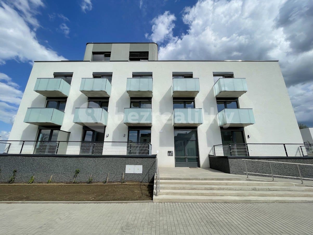 Prenájom bytu 1-izbový 30 m², Křižanská, Praha, Praha Prenájom bytu 1-izbový 30 m², Křižanská, Praha, Praha