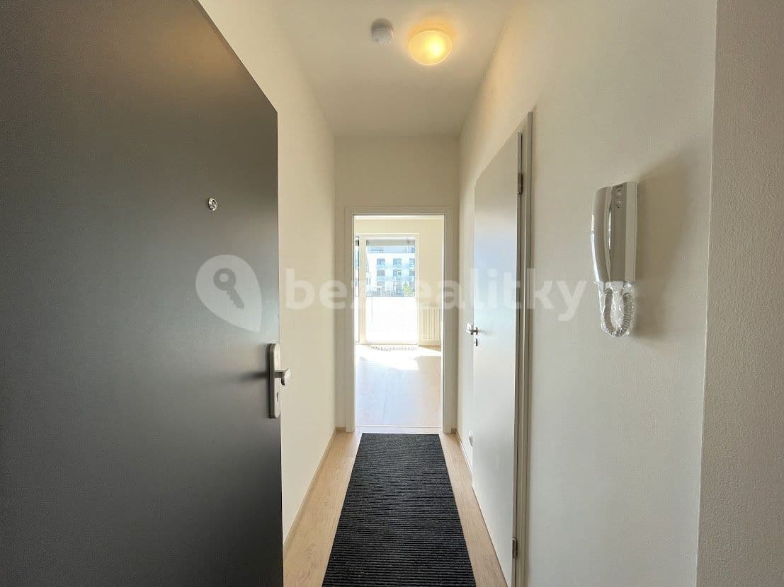 Prenájom bytu 1-izbový 30 m², Křižanská, Praha, Praha Prenájom bytu 1-izbový 30 m², Křižanská, Praha, Praha