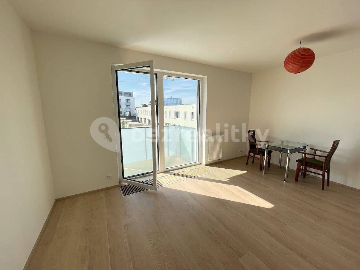 Prenájom bytu 1-izbový 30 m², Křižanská, Praha, Praha Prenájom bytu 1-izbový 30 m², Křižanská, Praha, Praha