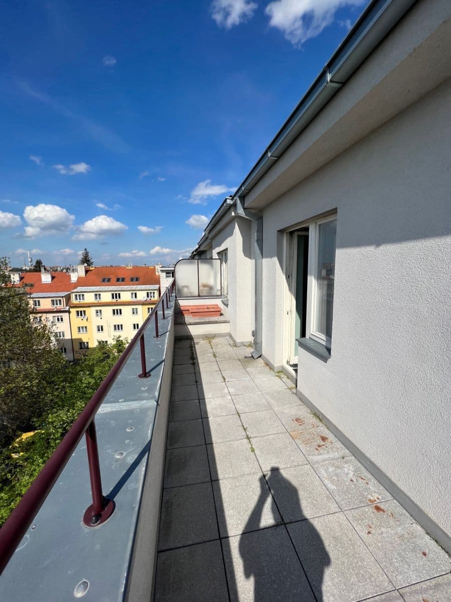 Prenájom bytu 2-izbový 56 m², Sdružení, Praha, Praha Prenájom bytu 2-izbový 56 m², Sdružení, Praha, Praha