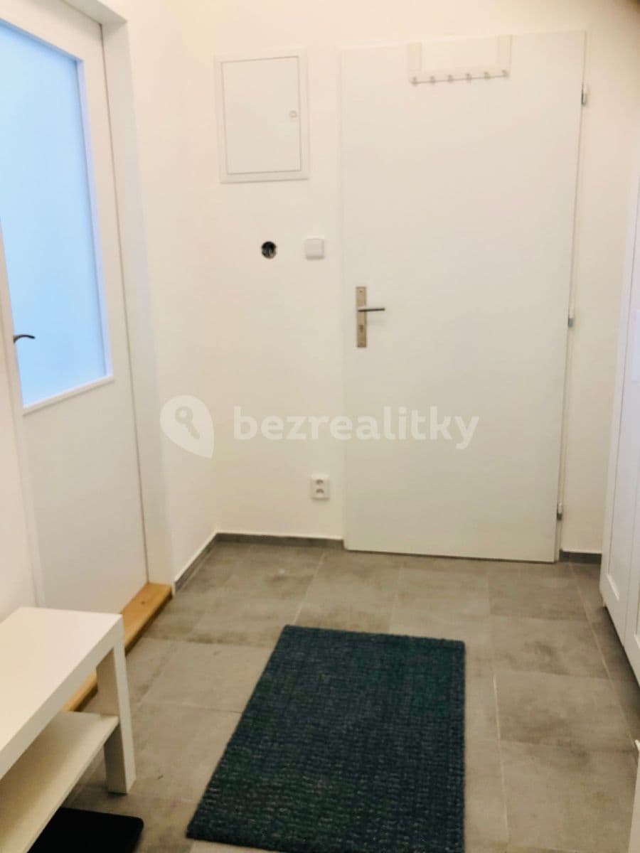 Prenájom bytu 1-izbový 30 m², Kloboučnická, Praha, Praha Prenájom bytu 1-izbový 30 m², Kloboučnická, Praha, Praha