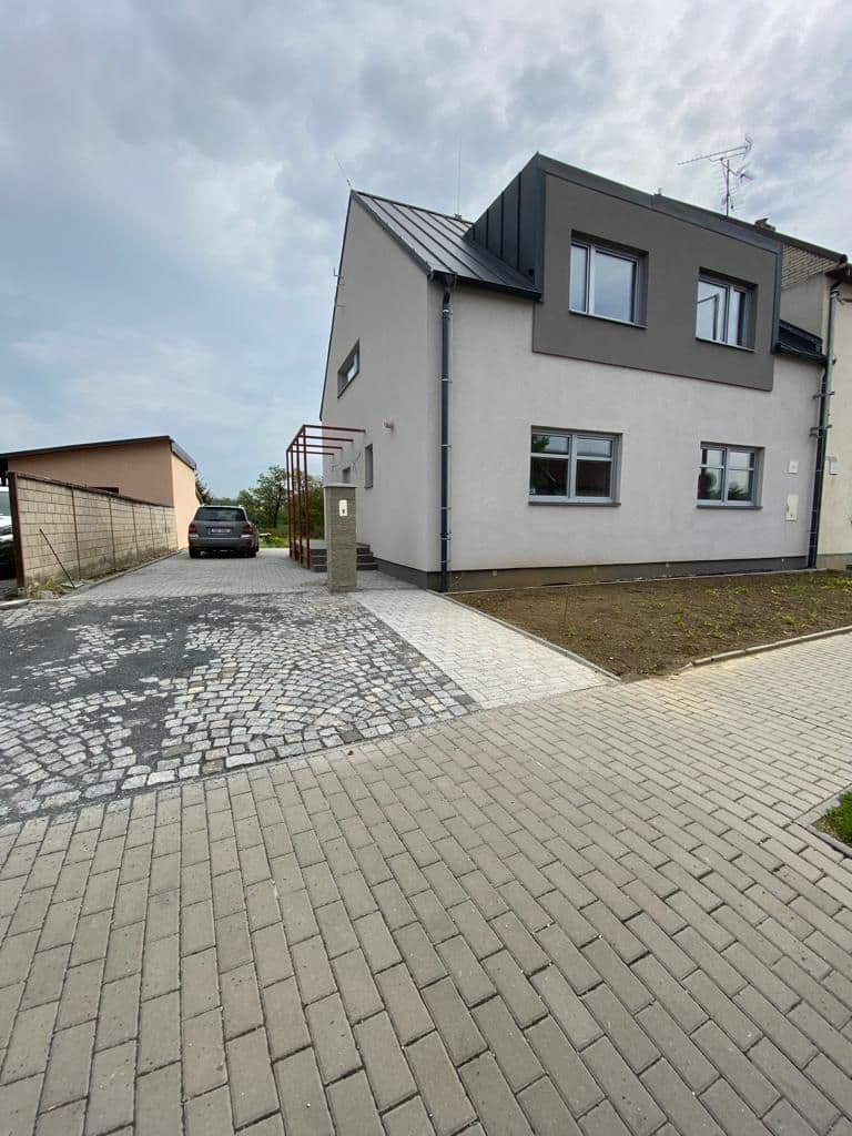 Prenájom bytu 1-izbový 25 m², Zámostí, Uherské Hradiště, Zlínský kraj Prenájom bytu 1-izbový 25 m², Zámostí, Uherské Hradiště, Zlínský kraj