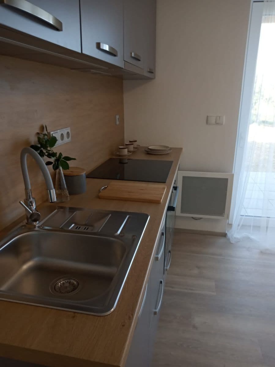 Prenájom bytu 1-izbový 25 m², Zámostí, Uherské Hradiště, Zlínský kraj Prenájom bytu 1-izbový 25 m², Zámostí, Uherské Hradiště, Zlínský kraj
