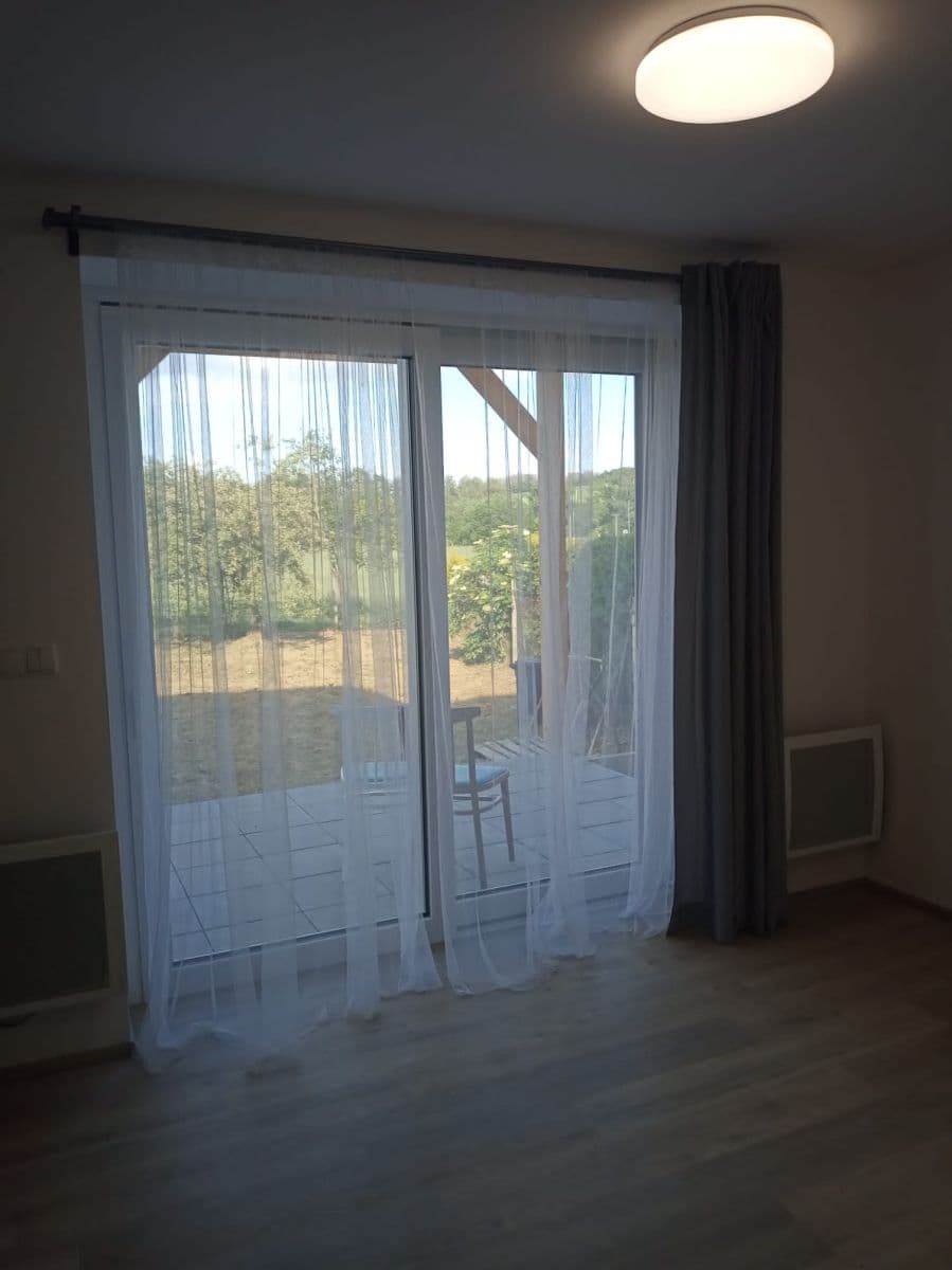 Prenájom bytu 1-izbový 25 m², Zámostí, Uherské Hradiště, Zlínský kraj Prenájom bytu 1-izbový 25 m², Zámostí, Uherské Hradiště, Zlínský kraj