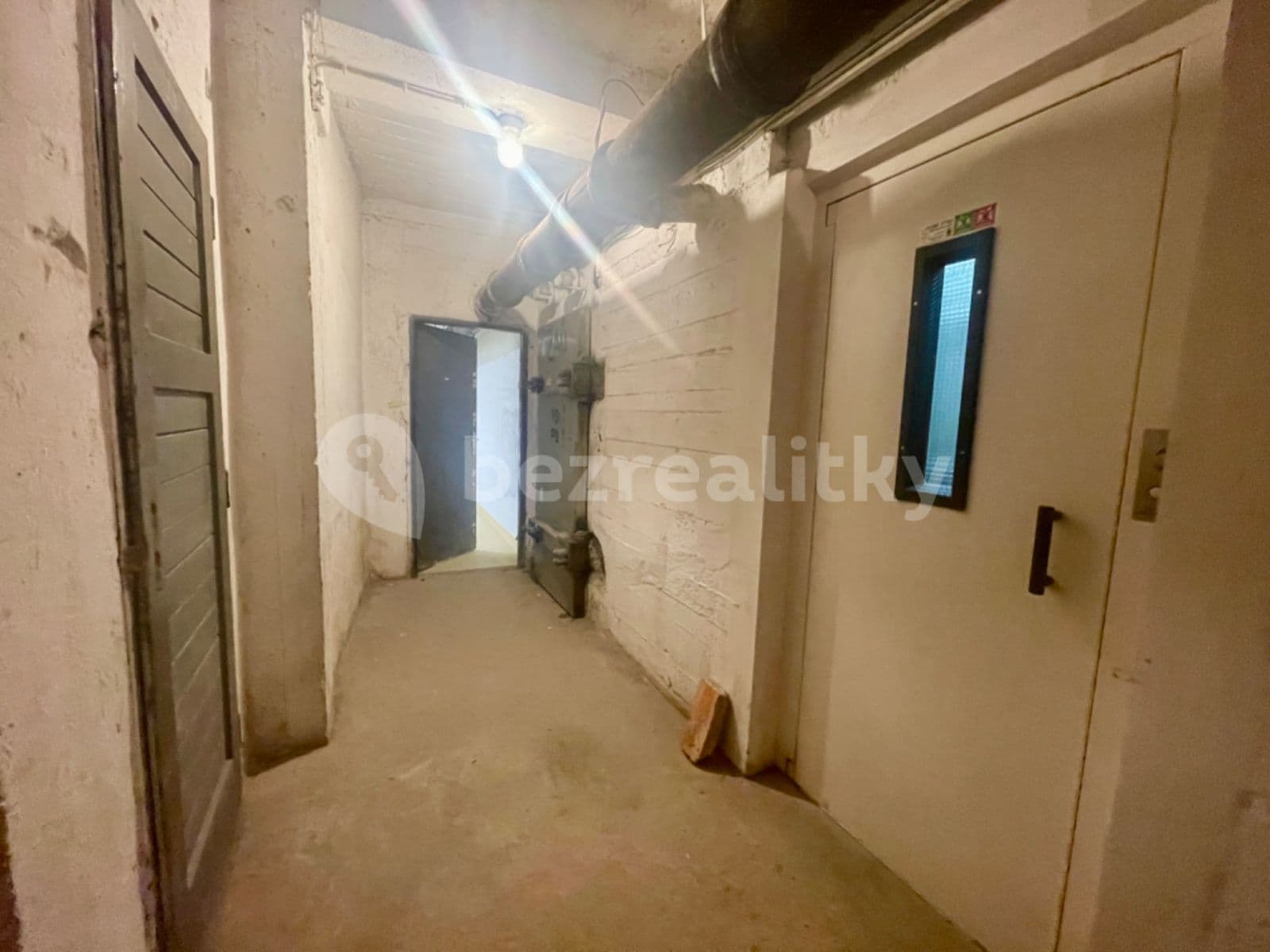 Prenájom nebytového priestoru 45 m², Za Hládkovem, Praha, Praha Prenájom nebytového priestoru 45 m², Za Hládkovem, Praha, Praha