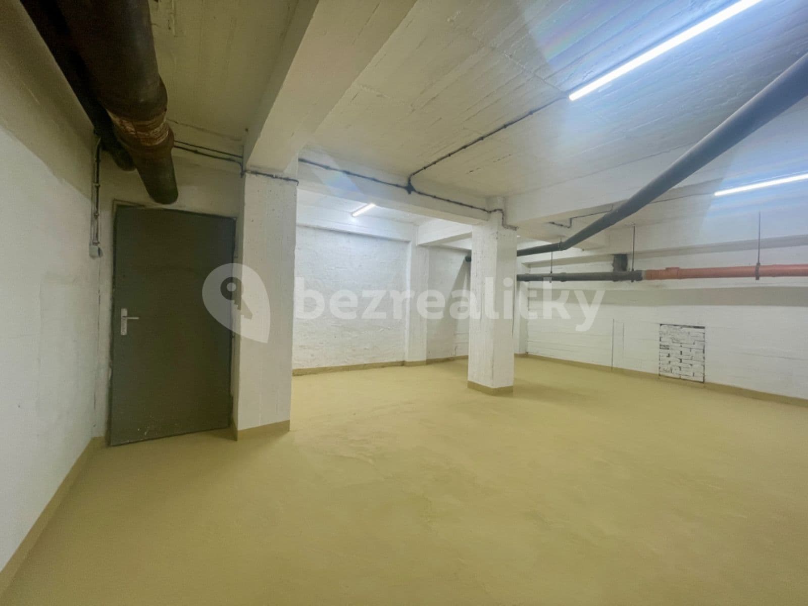 Prenájom nebytového priestoru 45 m², Za Hládkovem, Praha, Praha Prenájom nebytového priestoru 45 m², Za Hládkovem, Praha, Praha
