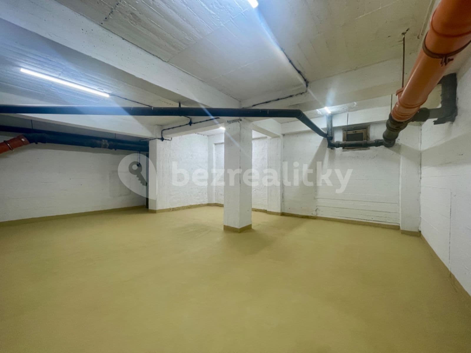 Prenájom nebytového priestoru 45 m², Za Hládkovem, Praha, Praha Prenájom nebytového priestoru 45 m², Za Hládkovem, Praha, Praha