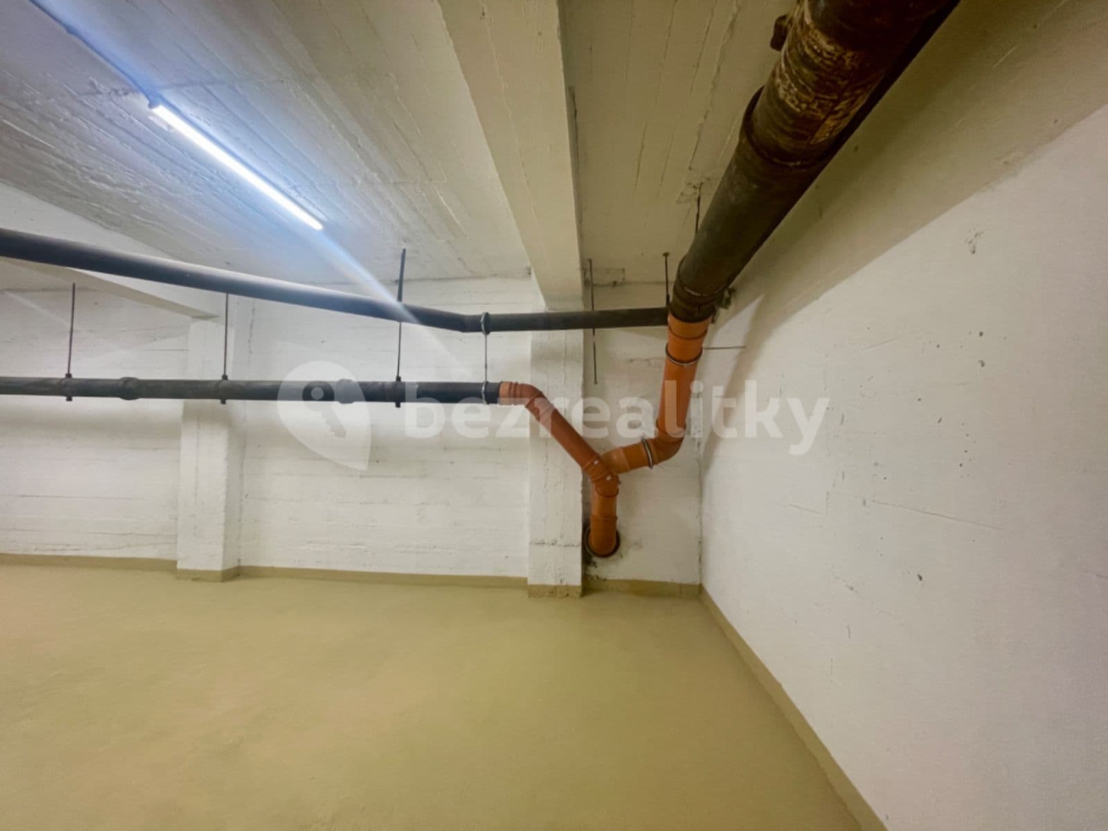 Prenájom nebytového priestoru 45 m², Za Hládkovem, Praha, Praha Prenájom nebytového priestoru 45 m², Za Hládkovem, Praha, Praha