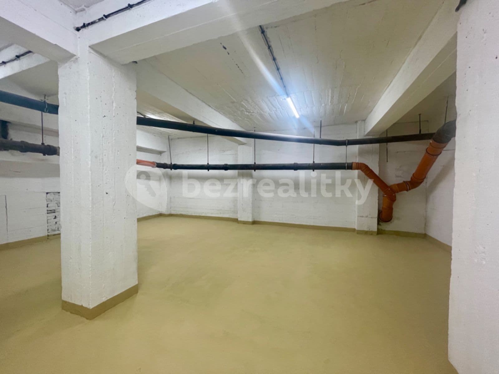 Prenájom nebytového priestoru 45 m², Za Hládkovem, Praha, Praha Prenájom nebytového priestoru 45 m², Za Hládkovem, Praha, Praha
