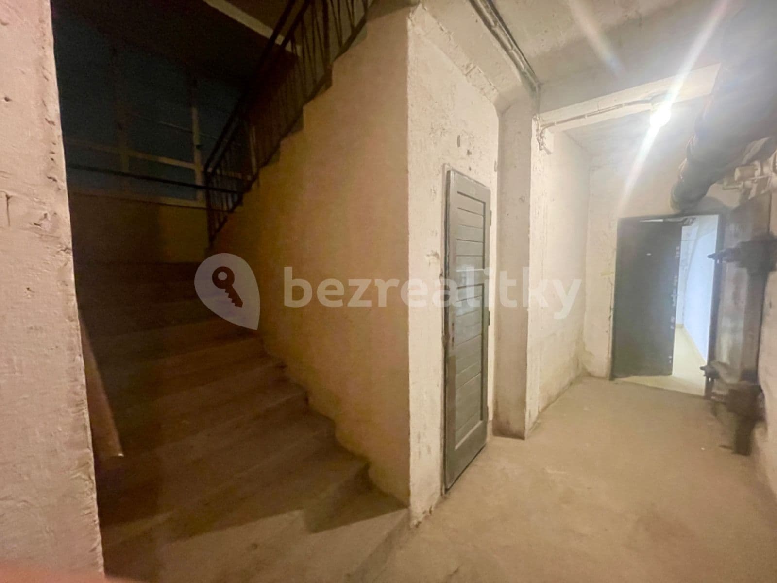 Prenájom nebytového priestoru 45 m², Za Hládkovem, Praha, Praha Prenájom nebytového priestoru 45 m², Za Hládkovem, Praha, Praha