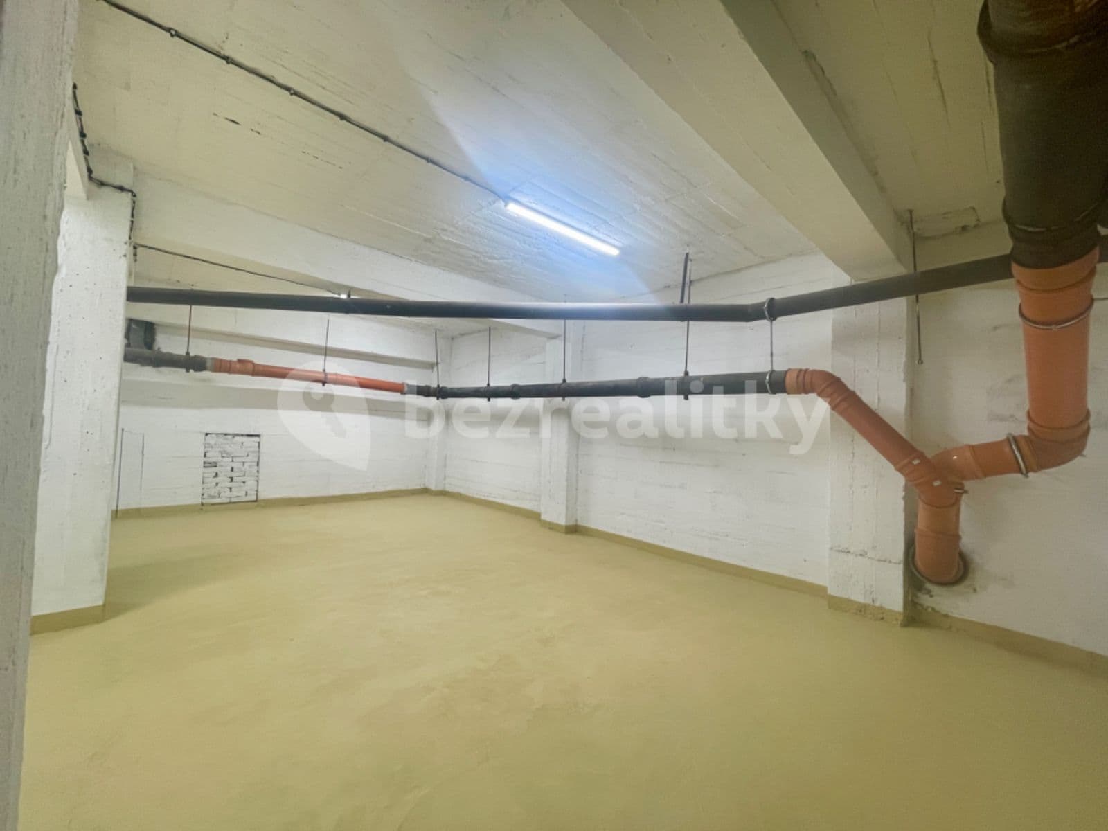 Prenájom nebytového priestoru 45 m², Za Hládkovem, Praha, Praha Prenájom nebytového priestoru 45 m², Za Hládkovem, Praha, Praha