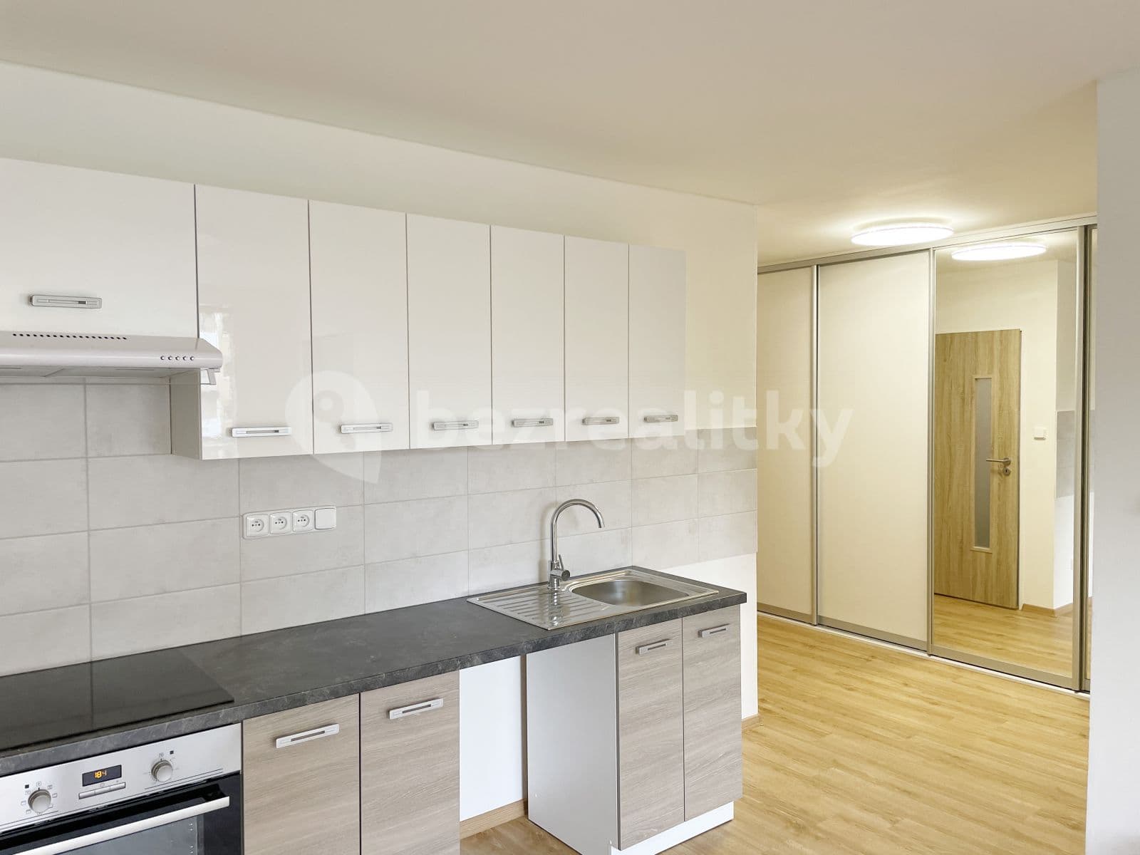 Prenájom bytu 2-izbový 40 m², Bělehradská, Most, Ústecký kraj Prenájom bytu 2-izbový 40 m², Bělehradská, Most, Ústecký kraj