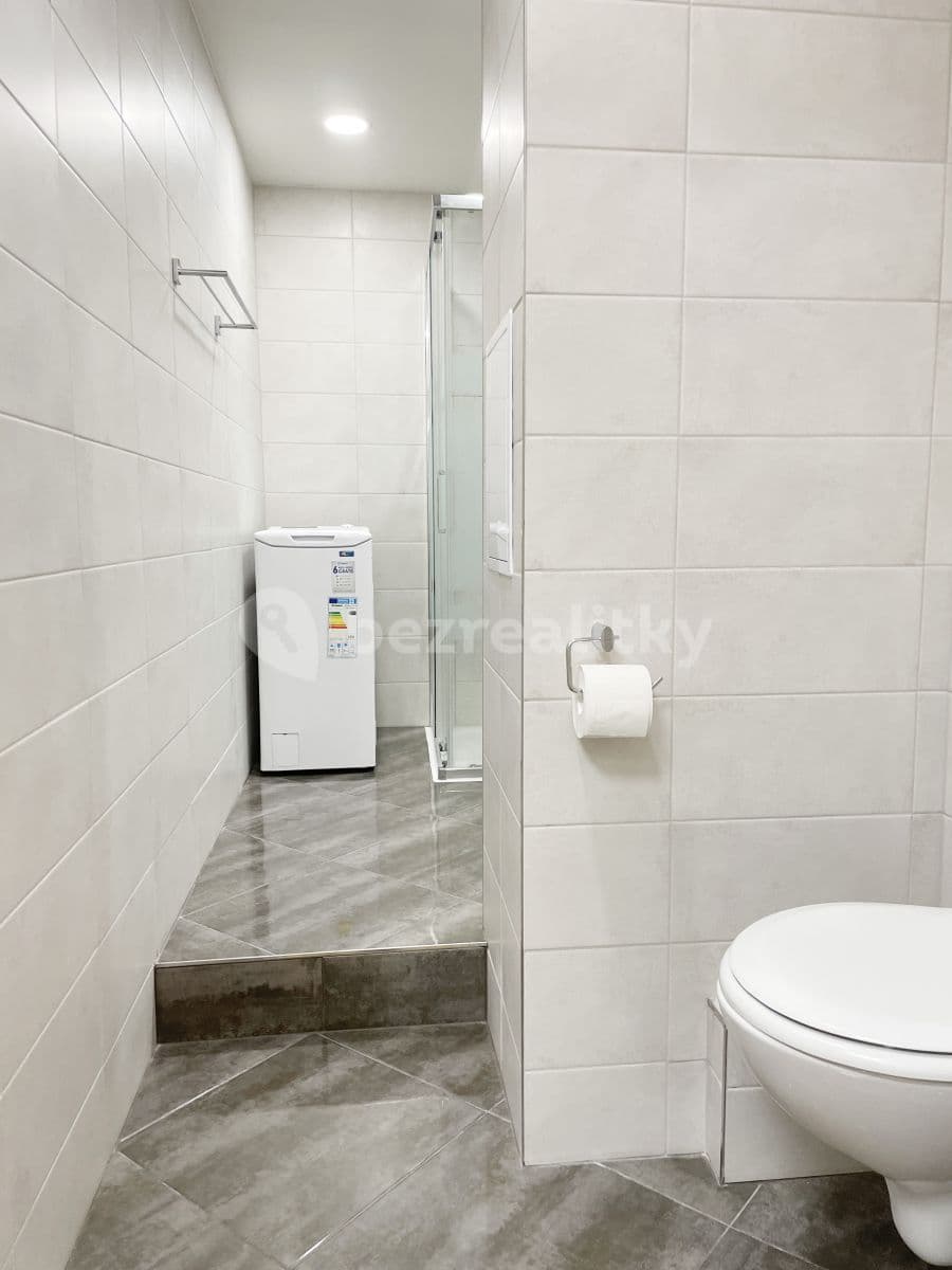 Prenájom bytu 2-izbový 40 m², Bělehradská, Most, Ústecký kraj Prenájom bytu 2-izbový 40 m², Bělehradská, Most, Ústecký kraj