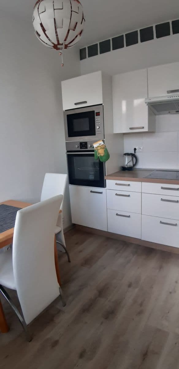 Prenájom bytu 1-izbový 33 m², Větrná, České Budějovice, Jihočeský kraj Prenájom bytu 1-izbový 33 m², Větrná, České Budějovice, Jihočeský kraj