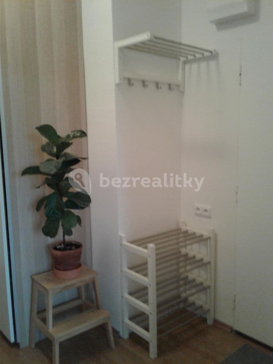 Prenájom bytu 1-izbový 31 m², Čihákova, Praha, Praha Prenájom bytu 1-izbový 31 m², Čihákova, Praha, Praha