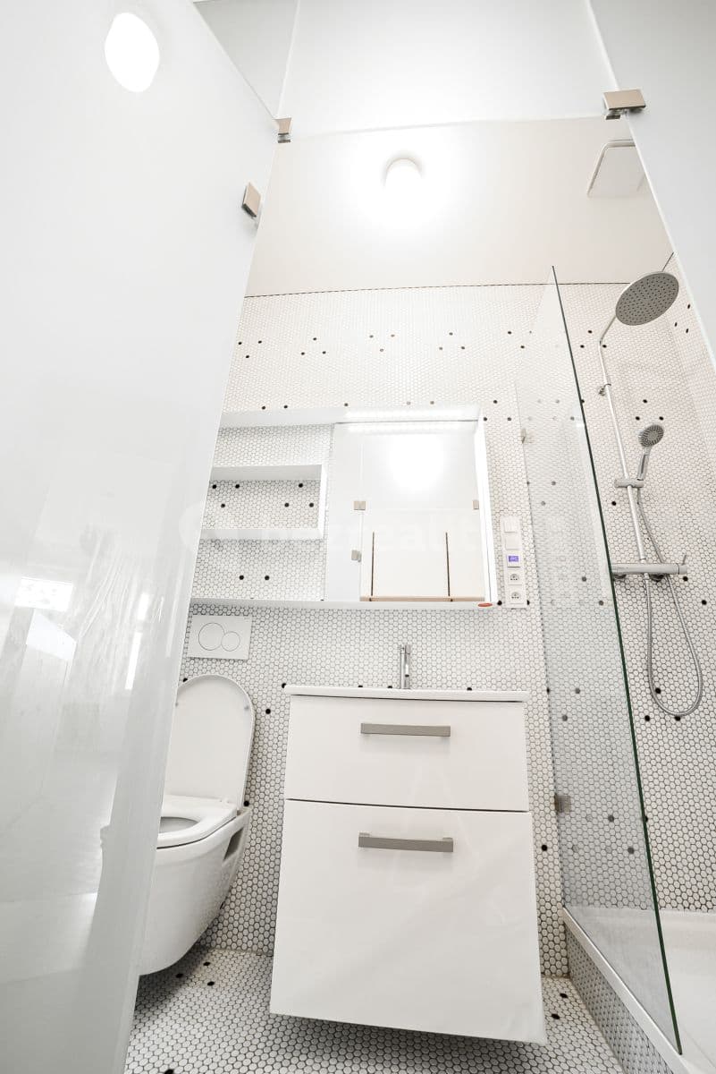 Prenájom bytu 1-izbový 37 m², Bubenská, Praha, Praha Prenájom bytu 1-izbový 37 m², Bubenská, Praha, Praha