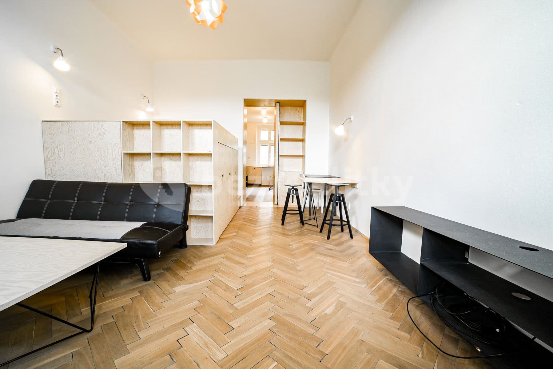 Prenájom bytu 1-izbový 37 m², Bubenská, Praha, Praha Prenájom bytu 1-izbový 37 m², Bubenská, Praha, Praha