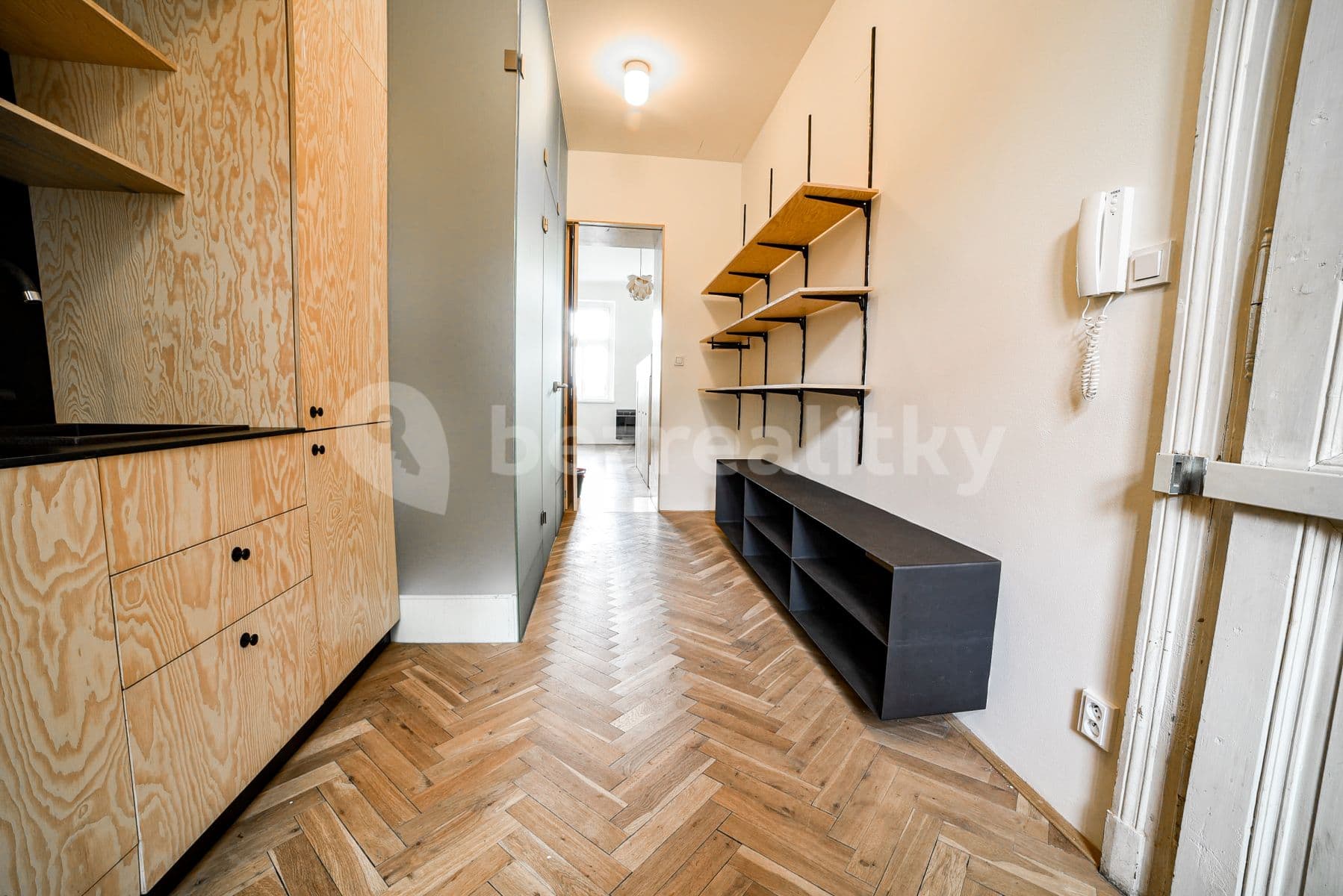 Prenájom bytu 1-izbový 37 m², Bubenská, Praha, Praha Prenájom bytu 1-izbový 37 m², Bubenská, Praha, Praha