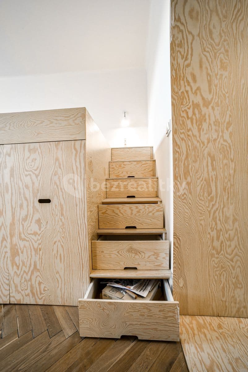 Prenájom bytu 1-izbový 37 m², Bubenská, Praha, Praha Prenájom bytu 1-izbový 37 m², Bubenská, Praha, Praha