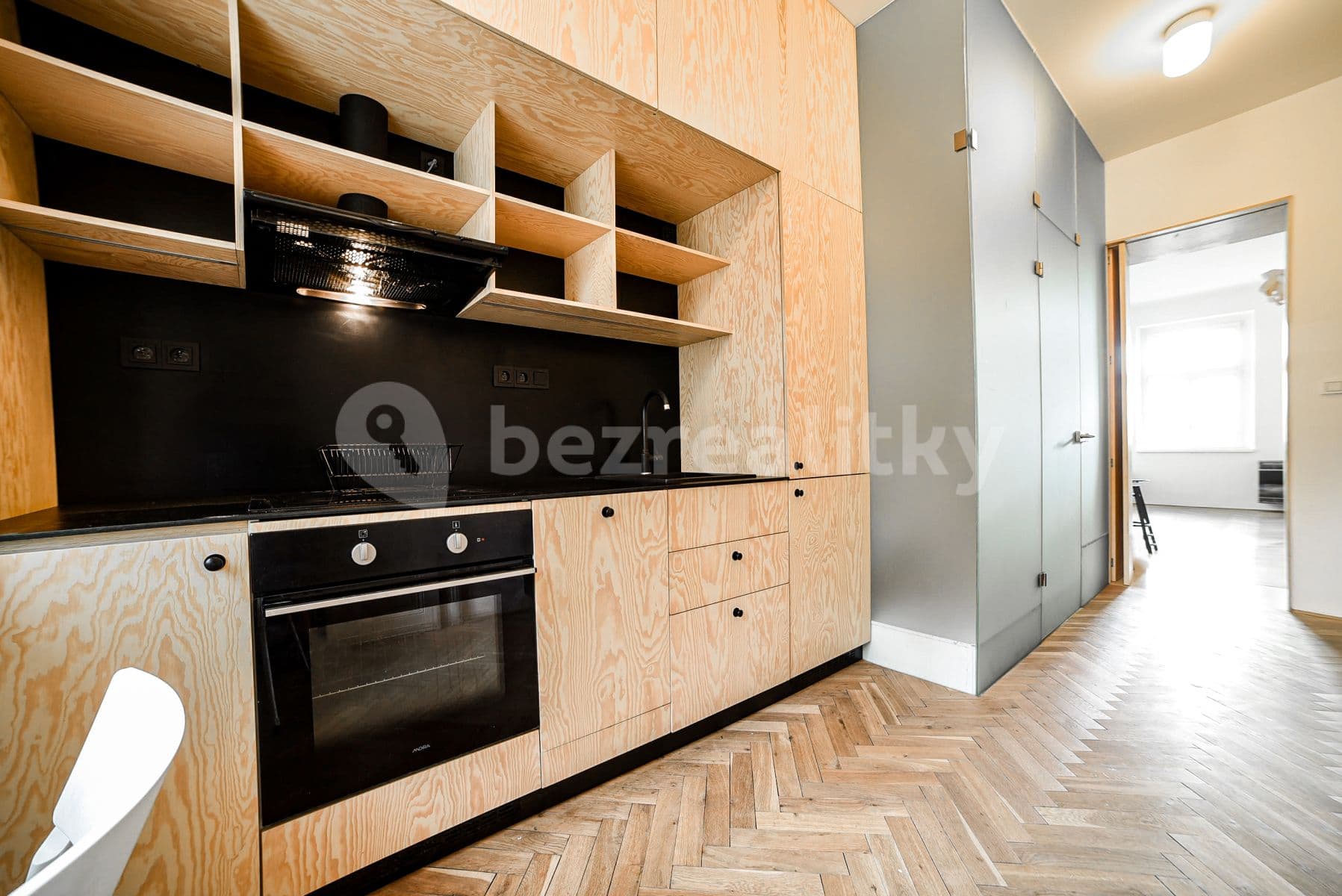Prenájom bytu 1-izbový 37 m², Bubenská, Praha, Praha Prenájom bytu 1-izbový 37 m², Bubenská, Praha, Praha
