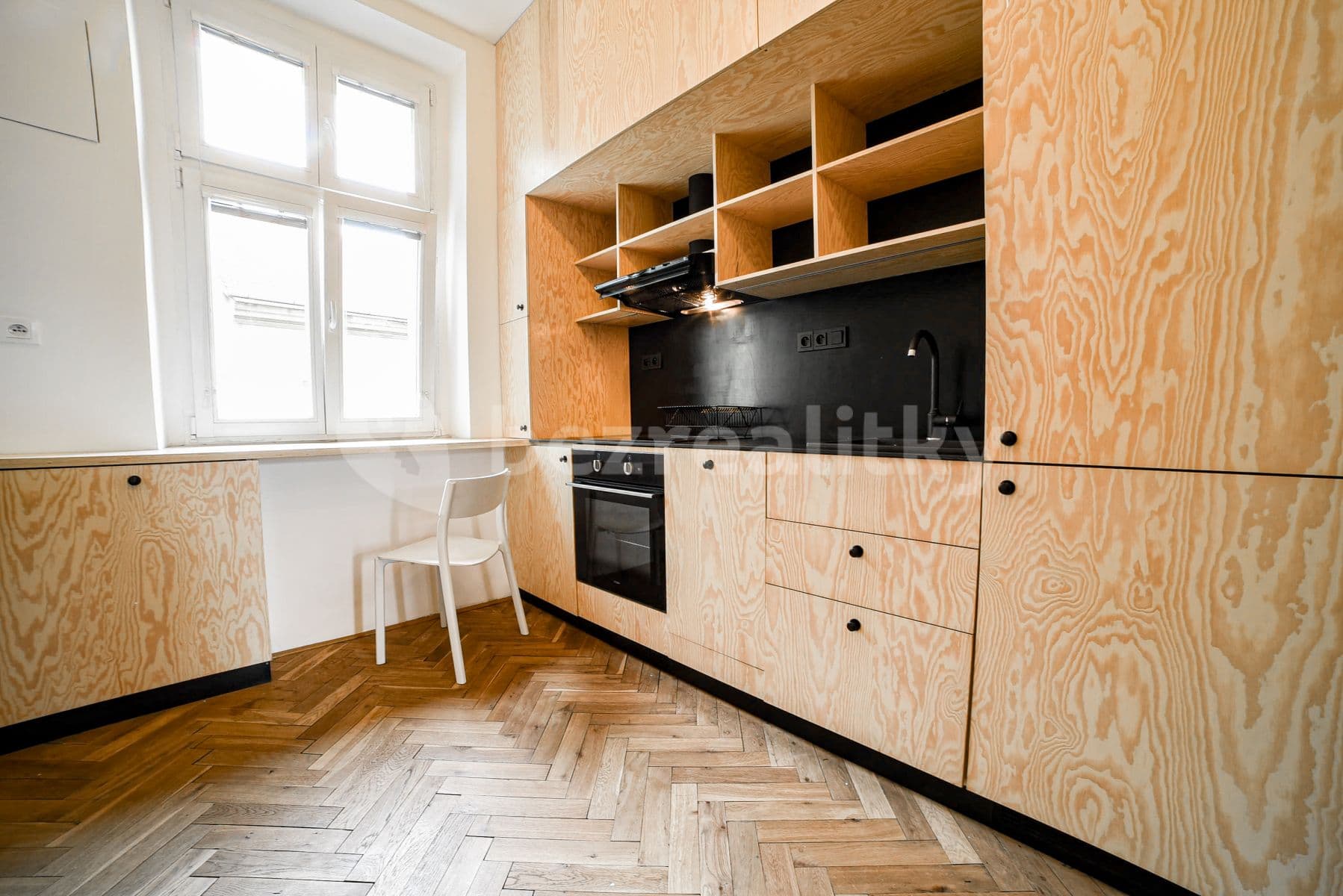 Prenájom bytu 1-izbový 37 m², Bubenská, Praha, Praha Prenájom bytu 1-izbový 37 m², Bubenská, Praha, Praha