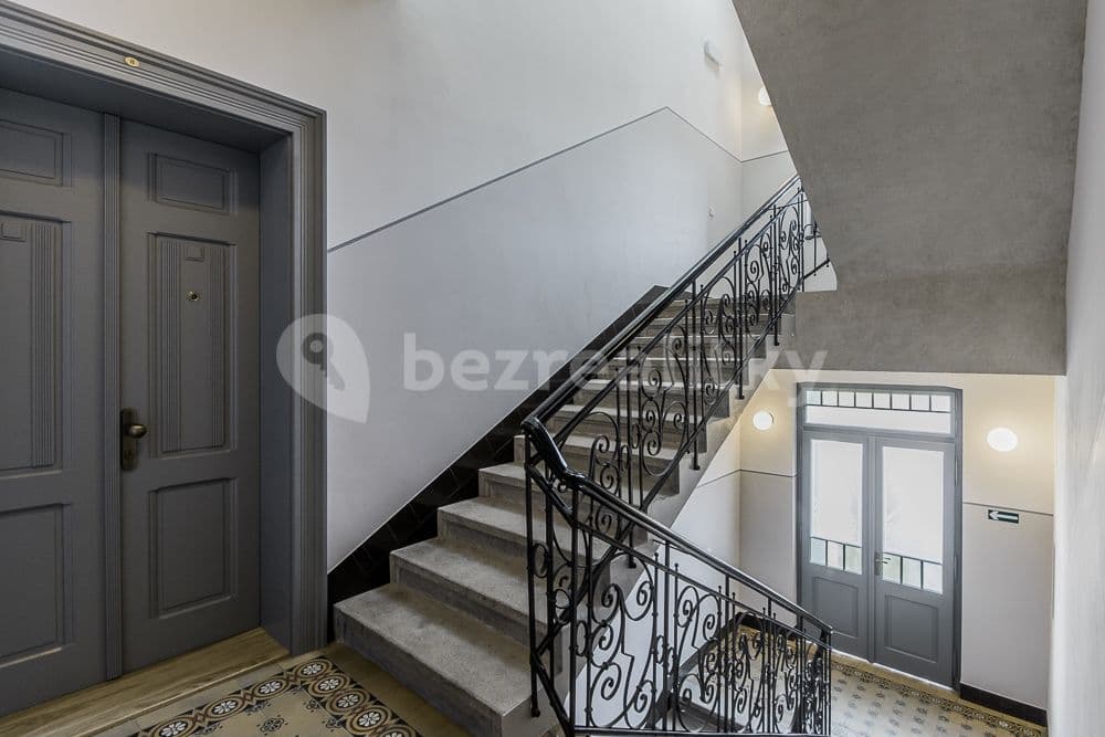 Prenájom bytu 2-izbový 49 m², Charkovská, Praha, Praha Prenájom bytu 2-izbový 49 m², Charkovská, Praha, Praha