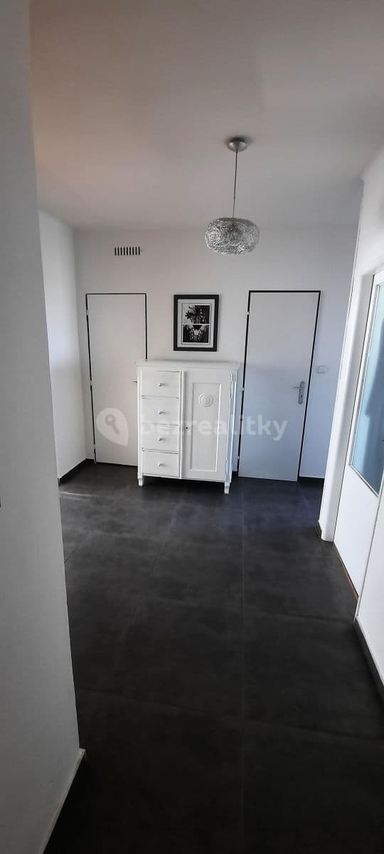 Prenájom bytu 2-izbový 59 m², Jurije Gagarina, Nymburk, Středočeský kraj Prenájom bytu 2-izbový 59 m², Jurije Gagarina, Nymburk, Středočeský kraj