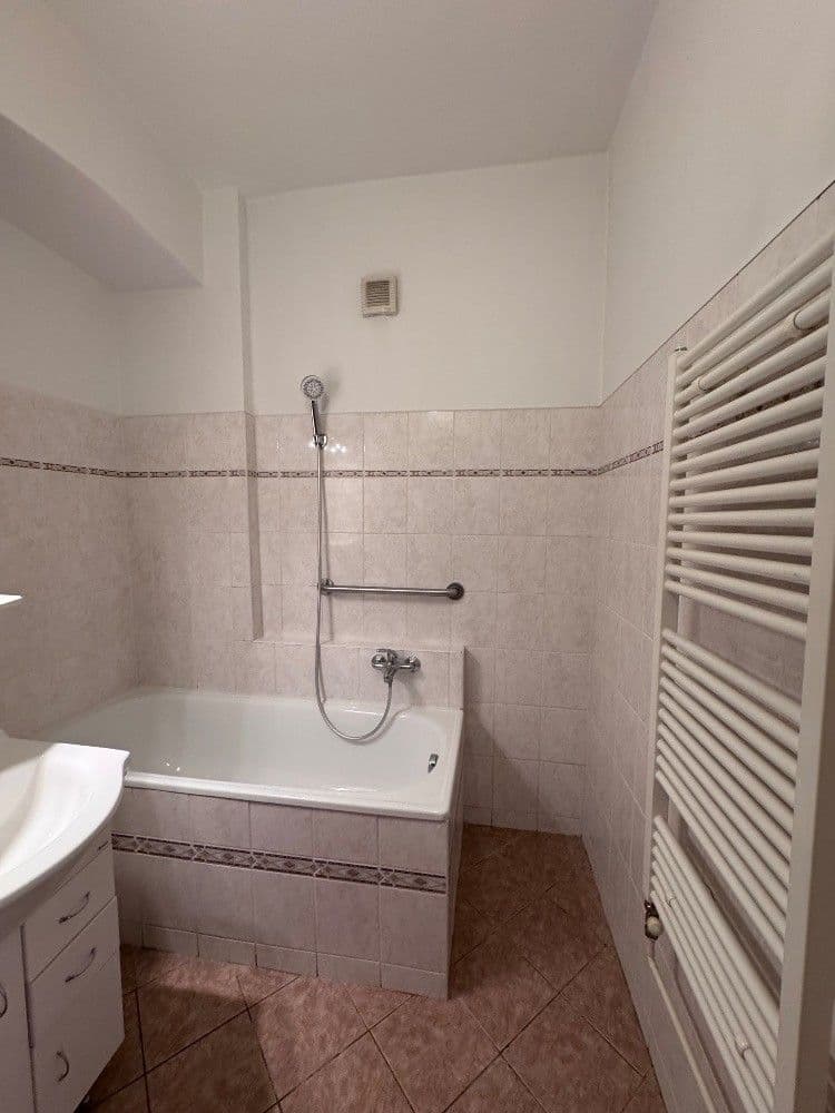 Prenájom bytu 2-izbový 52 m², Petra Slezáka, Praha, Praha Prenájom bytu 2-izbový 52 m², Petra Slezáka, Praha, Praha