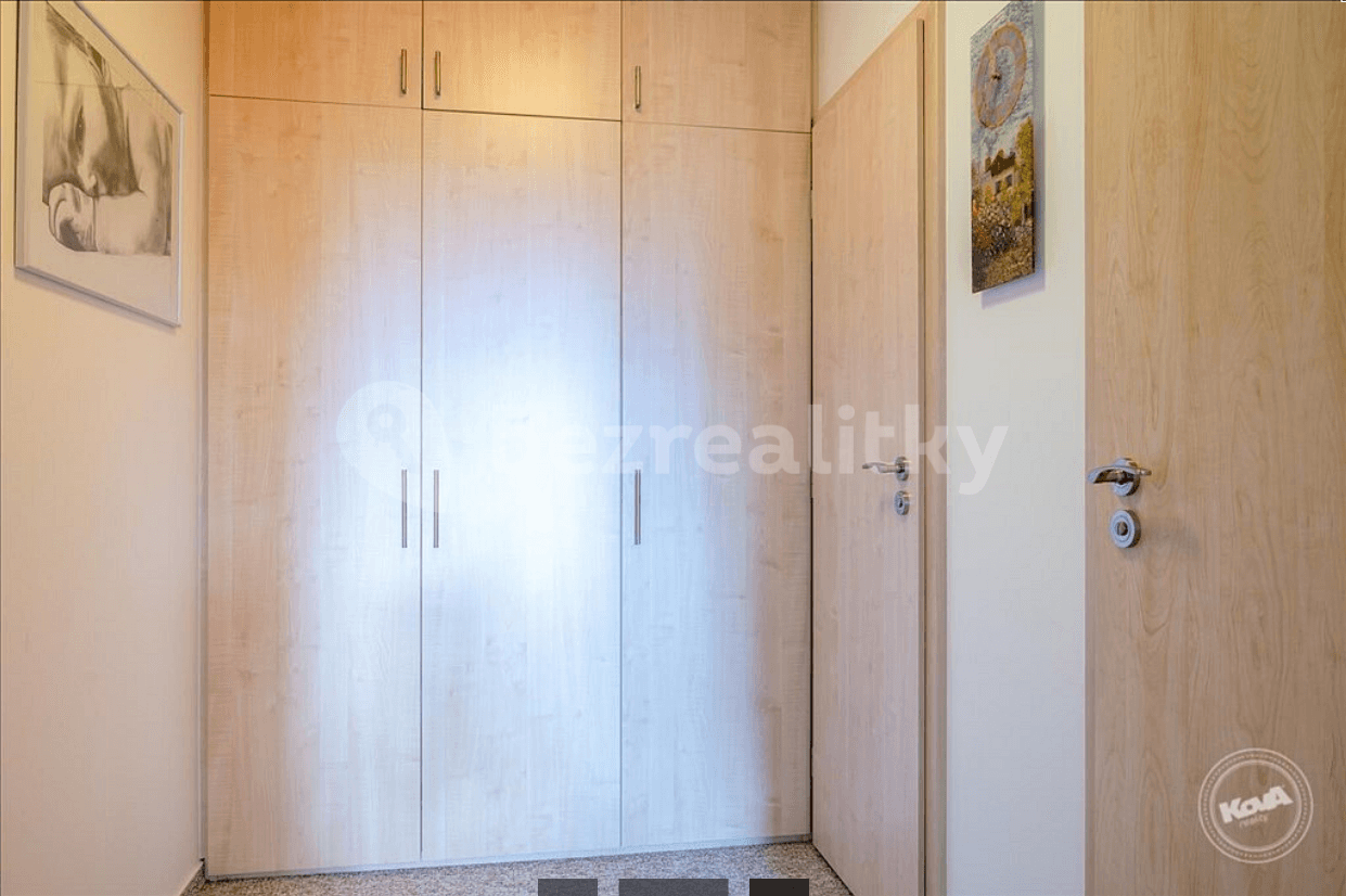 Prenájom bytu 2-izbový 48 m², Hekrova, Praha, Praha Prenájom bytu 2-izbový 48 m², Hekrova, Praha, Praha