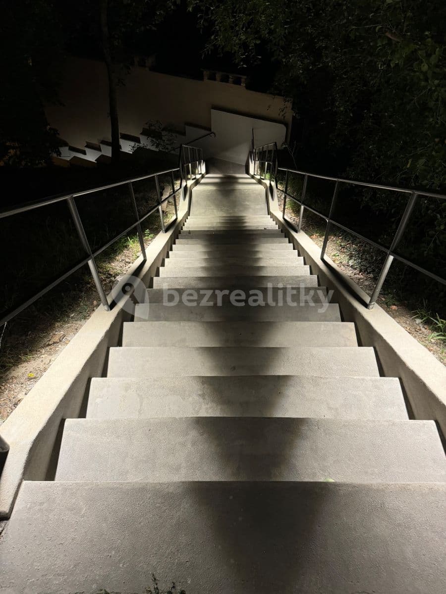 Prenájom bytu 1-izbový 25 m², Pod Zvonařkou, Praha, Praha Prenájom bytu 1-izbový 25 m², Pod Zvonařkou, Praha, Praha