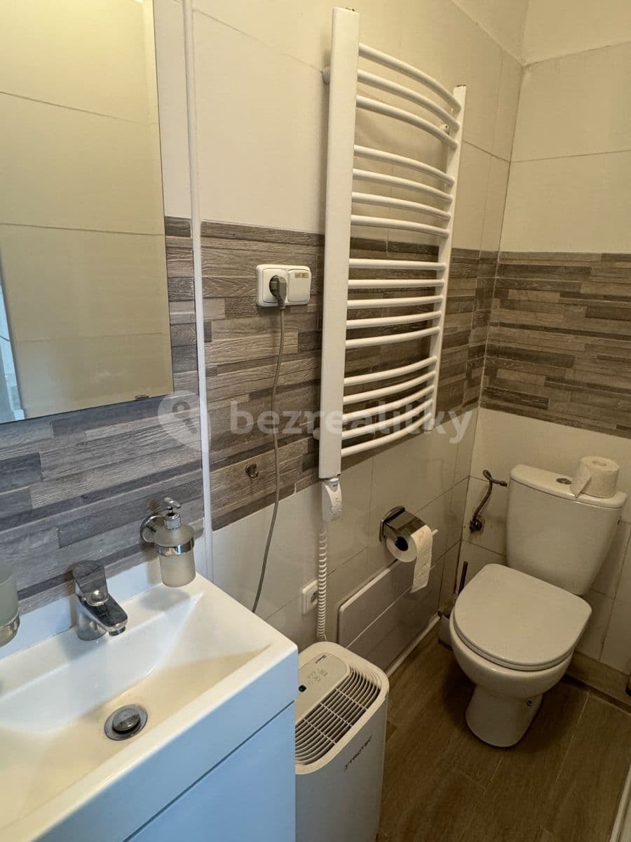 Prenájom bytu 1-izbový 25 m², Pod Zvonařkou, Praha, Praha Prenájom bytu 1-izbový 25 m², Pod Zvonařkou, Praha, Praha