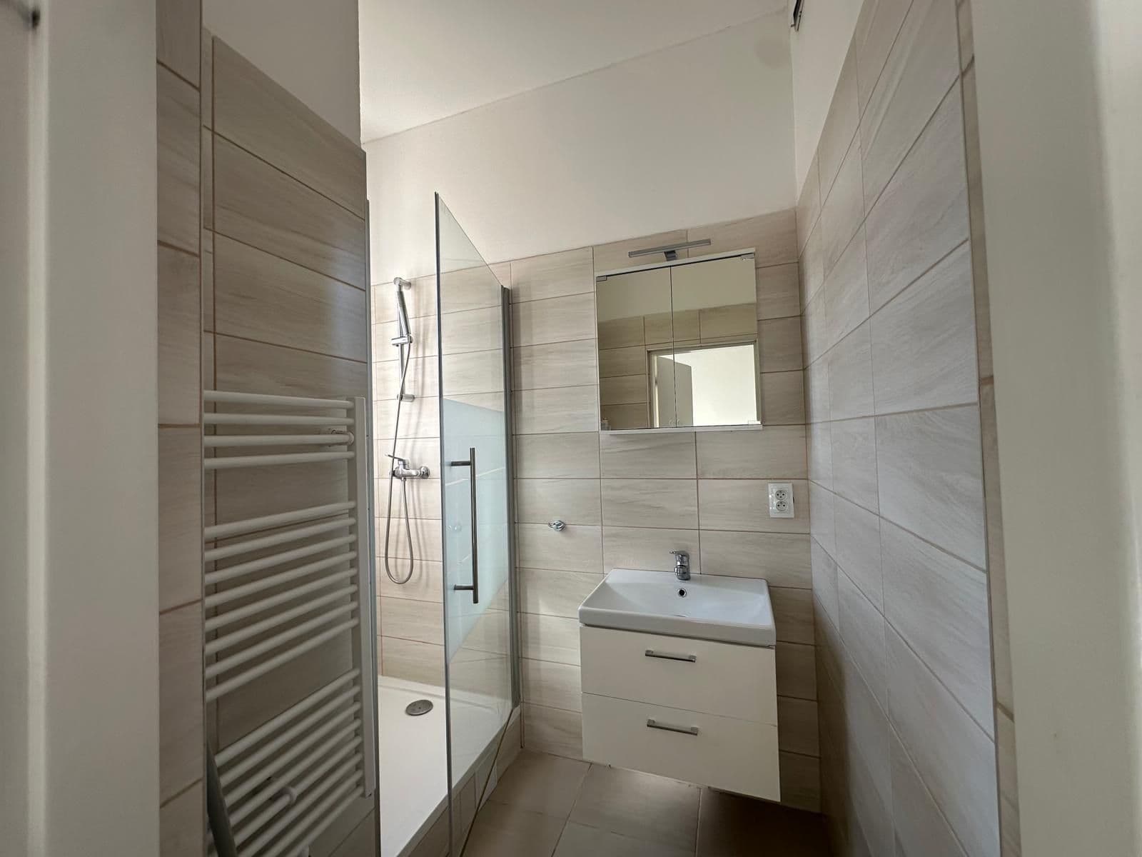 Prenájom bytu 3-izbový 68 m², Malířská, Praha, Praha Prenájom bytu 3-izbový 68 m², Malířská, Praha, Praha