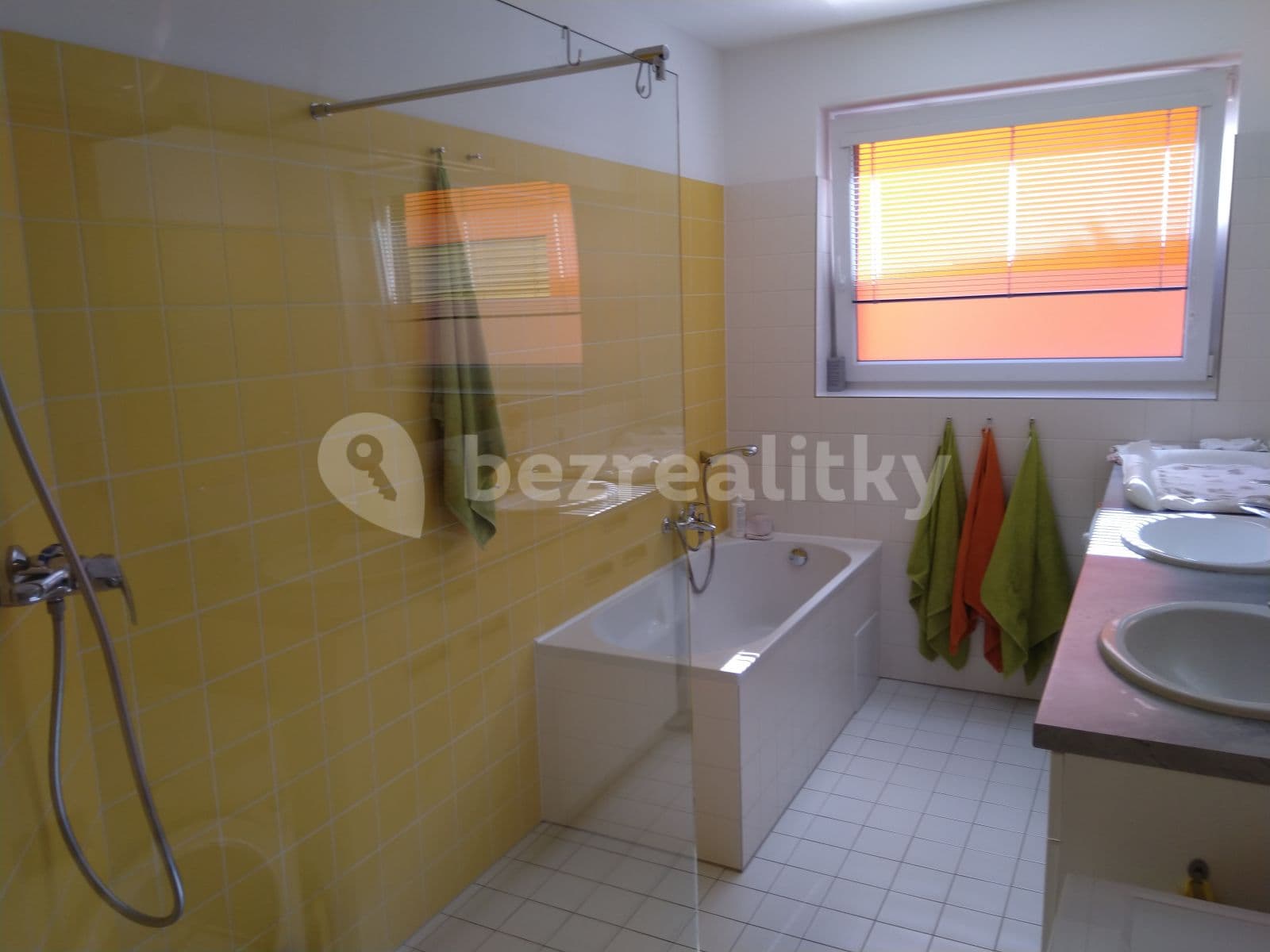 Prenájom bytu 3-izbový 112 m², Javorová, Liberec, Liberecký kraj Prenájom bytu 3-izbový 112 m², Javorová, Liberec, Liberecký kraj