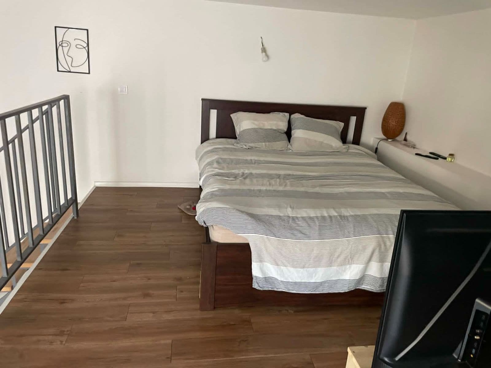 Prenájom bytu 1-izbový 60 m², Roháčova, Praha, Praha Prenájom bytu 1-izbový 60 m², Roháčova, Praha, Praha