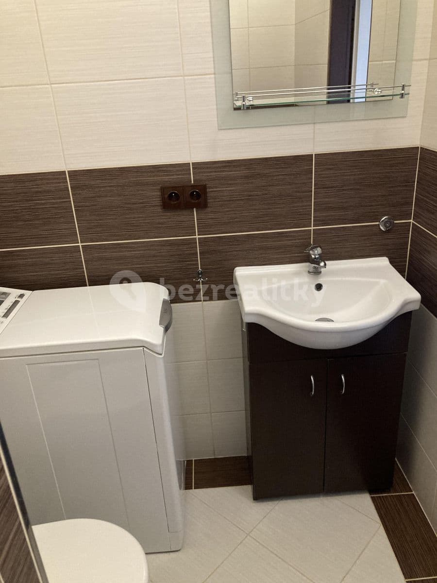 Prenájom bytu 1-izbový 30 m², Varnsdorfská, Praha, Praha Prenájom bytu 1-izbový 30 m², Varnsdorfská, Praha, Praha