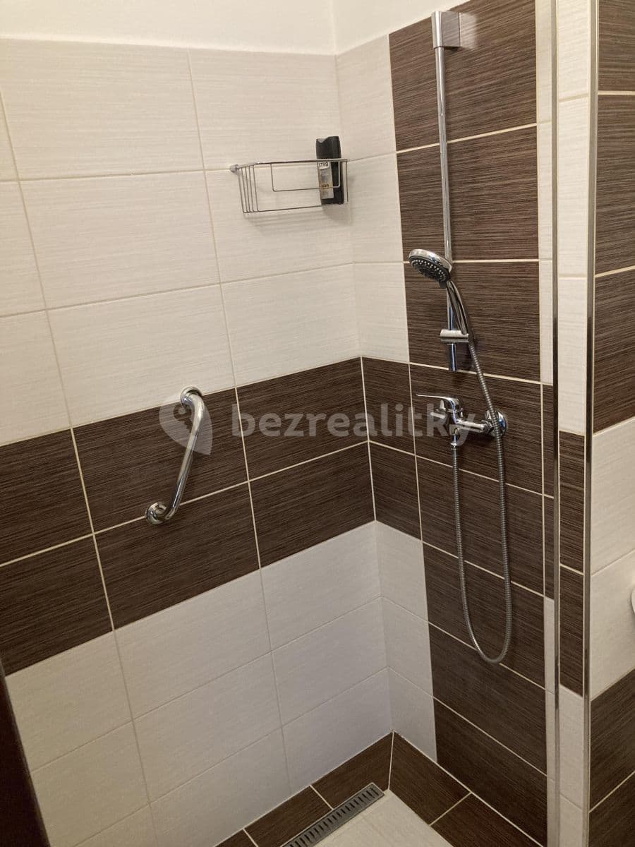 Prenájom bytu 1-izbový 30 m², Varnsdorfská, Praha, Praha Prenájom bytu 1-izbový 30 m², Varnsdorfská, Praha, Praha