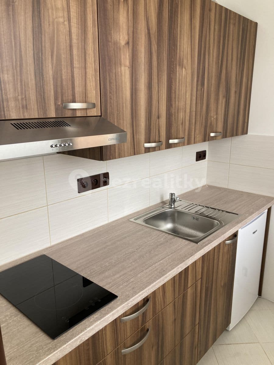 Prenájom bytu 1-izbový 30 m², Varnsdorfská, Praha, Praha Prenájom bytu 1-izbový 30 m², Varnsdorfská, Praha, Praha