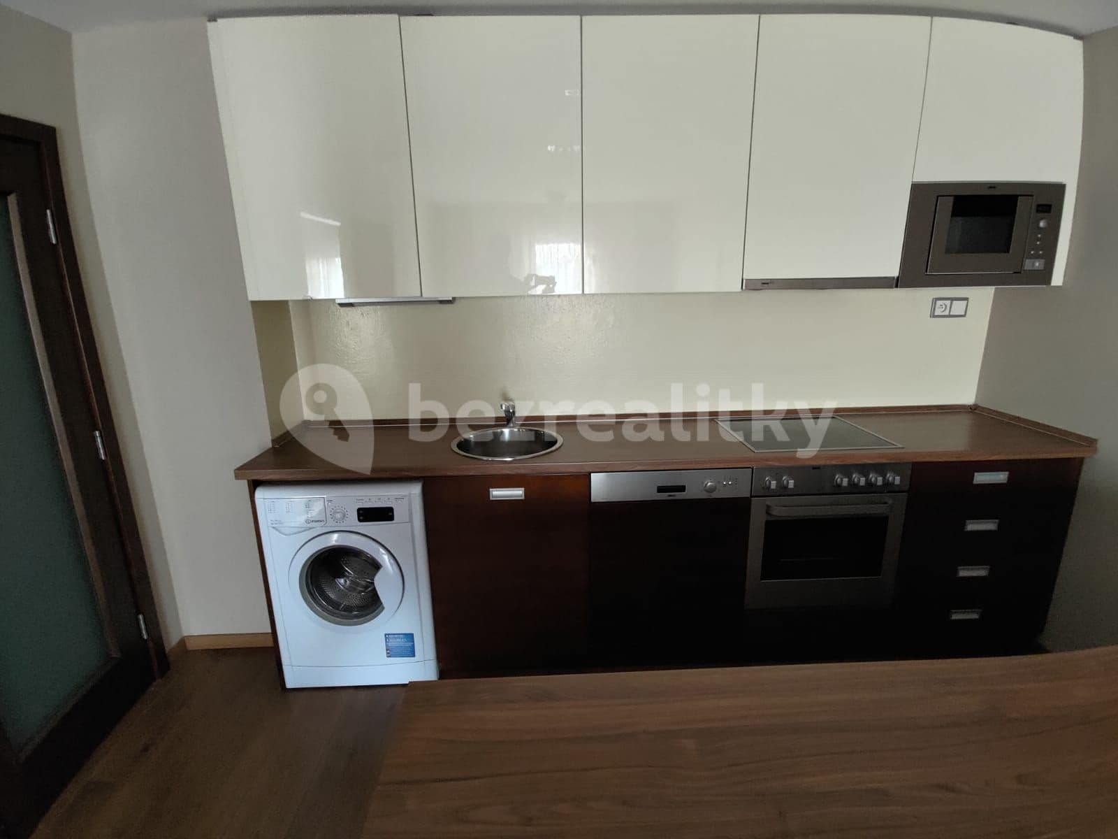 Prenájom bytu 3-izbový 78 m², U Borského parku, Plzeň, Plzeňský kraj Prenájom bytu 3-izbový 78 m², U Borského parku, Plzeň, Plzeňský kraj