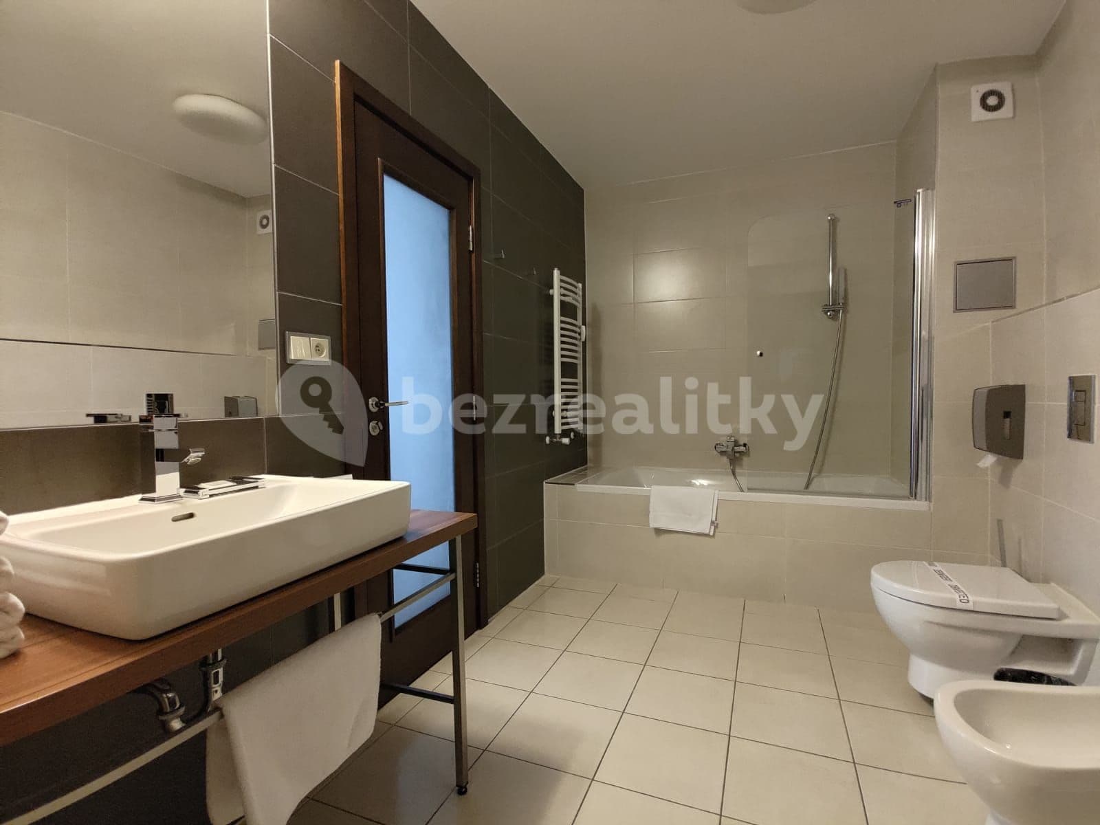 Prenájom bytu 3-izbový 78 m², U Borského parku, Plzeň, Plzeňský kraj Prenájom bytu 3-izbový 78 m², U Borského parku, Plzeň, Plzeňský kraj