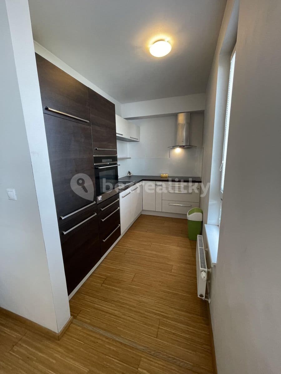 Prenájom bytu 2-izbový 73 m², Jantarová, Ostrava, Moravskoslezský kraj Prenájom bytu 2-izbový 73 m², Jantarová, Ostrava, Moravskoslezský kraj