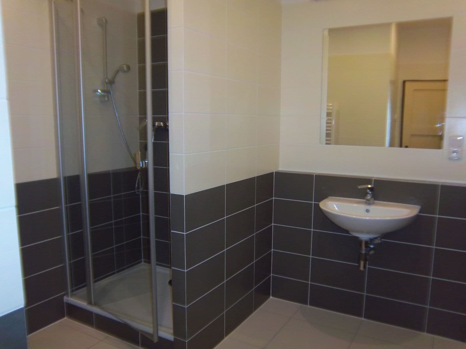 Prenájom kancelárie 24 m², Podnikatelská, Praha, Praha Prenájom kancelárie 24 m², Podnikatelská, Praha, Praha