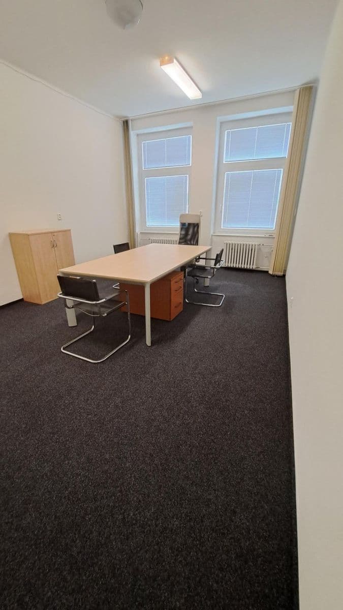 Prenájom kancelárie 24 m², Podnikatelská, Praha, Praha Prenájom kancelárie 24 m², Podnikatelská, Praha, Praha