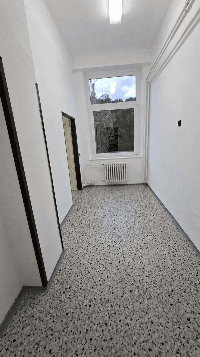 Prenájom kancelárie 18 m², Podnikatelská, Praha, Praha Prenájom kancelárie 18 m², Podnikatelská, Praha, Praha