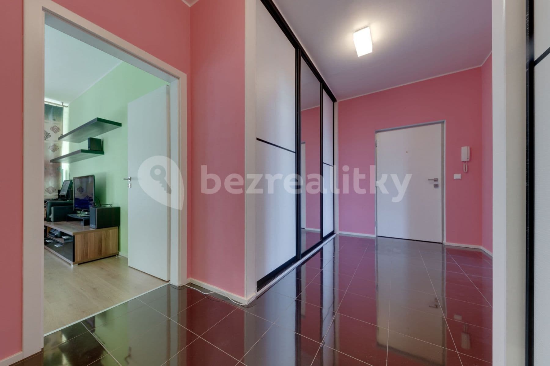 Prenájom bytu 2-izbový 64 m², Praha, Praha Prenájom bytu 2-izbový 64 m², Praha, Praha