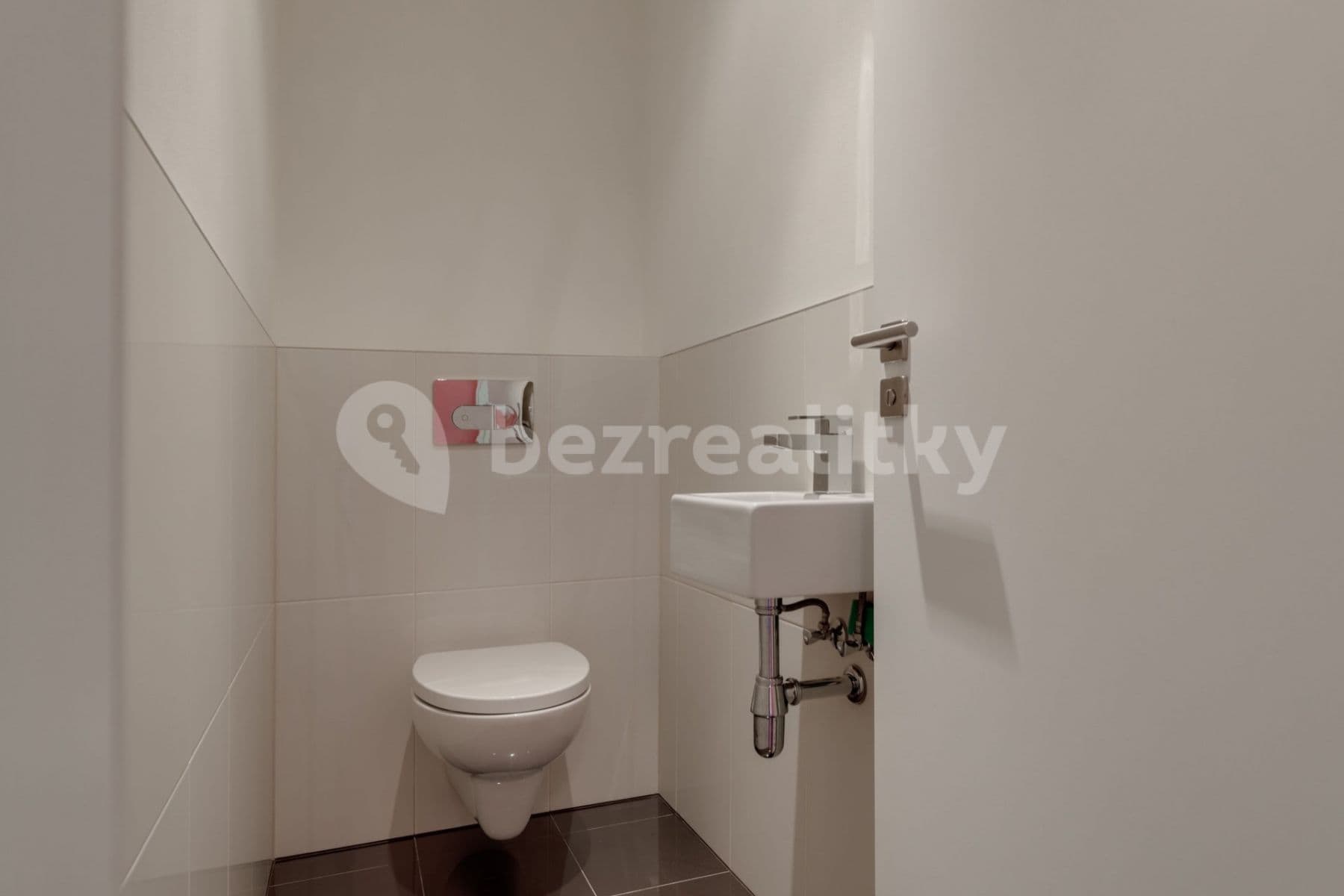 Prenájom bytu 2-izbový 64 m², Praha, Praha Prenájom bytu 2-izbový 64 m², Praha, Praha