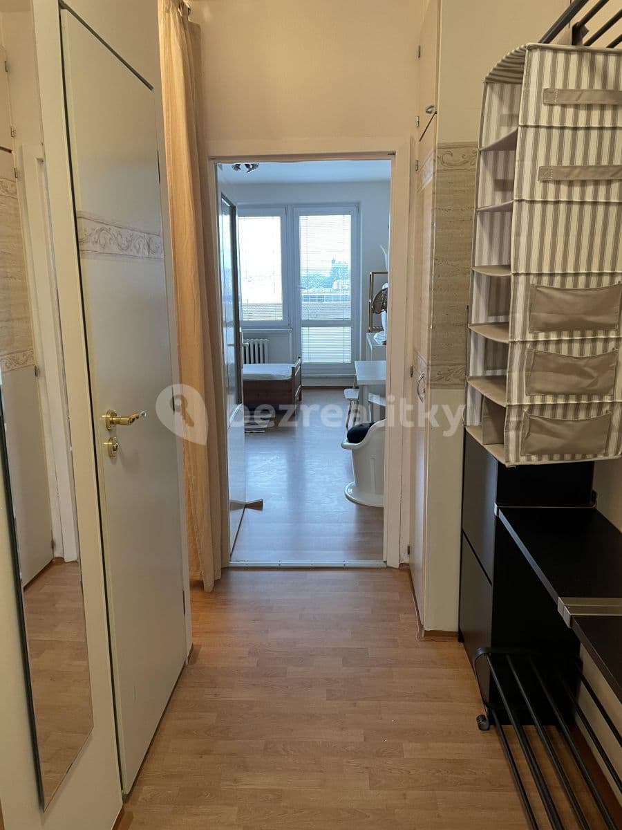 Prenájom bytu Garsoniéra 30 m², Ostrava, Moravskoslezský kraj Prenájom bytu Garsoniéra 30 m², Ostrava, Moravskoslezský kraj
