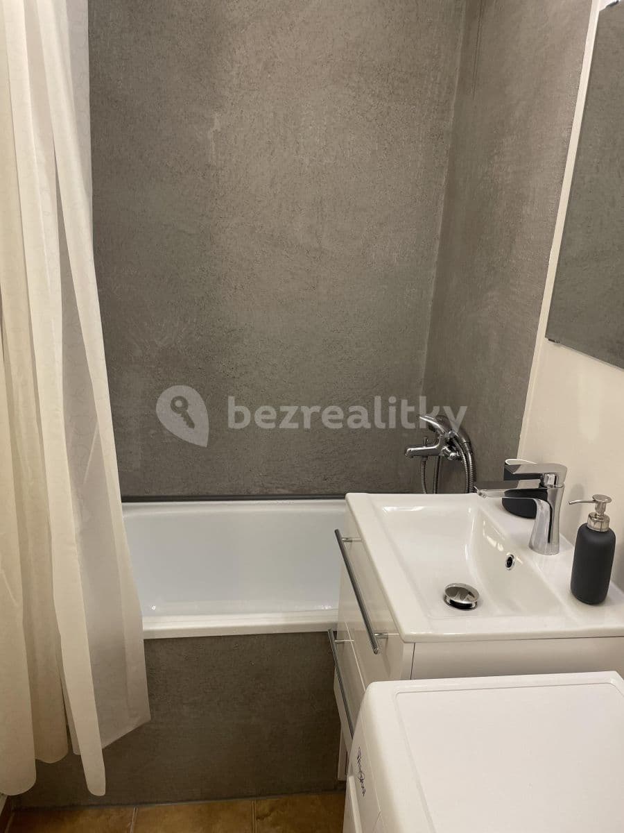 Prenájom bytu Garsoniéra 30 m², Ostrava, Moravskoslezský kraj Prenájom bytu Garsoniéra 30 m², Ostrava, Moravskoslezský kraj